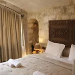 Hotel Potamia Cave *