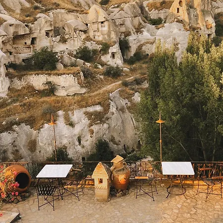 Potamia Cave Hotel *