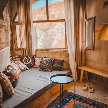 Potamia Cave Hotel *