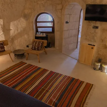 Potamia Cave Hotel *