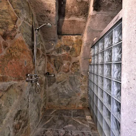 Hotell Potamia Cave *