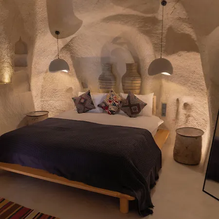 Hotel Potamia Cave *