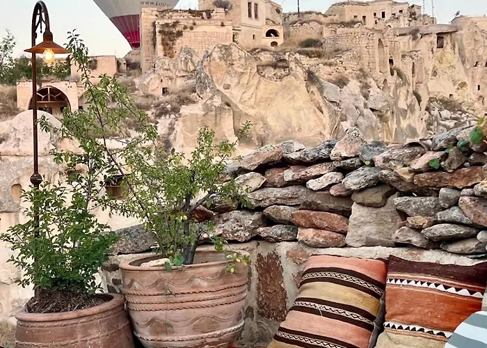 Potamia Cave Hotel *