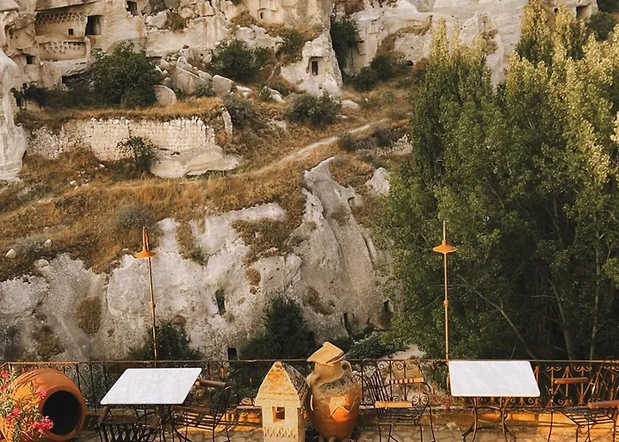 Potamia Cave Hotel *