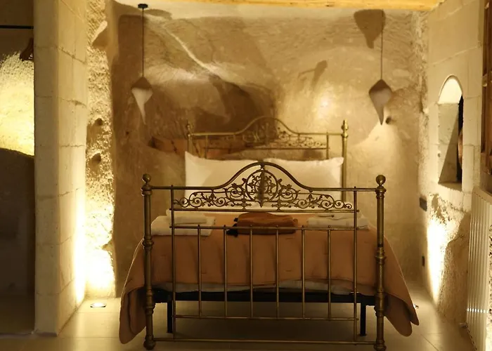 Hotel Potamia Cave *