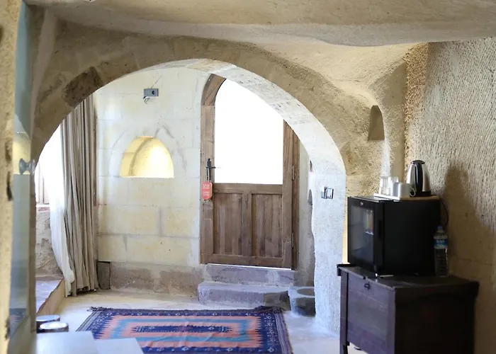 Potamia Cave Hotel *