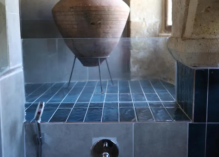 Hotel Potamia Cave *