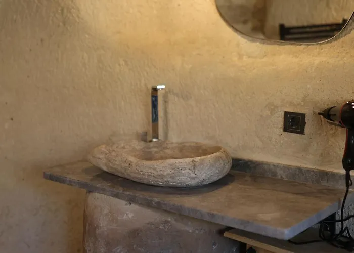 Potamia Cave Hotel *